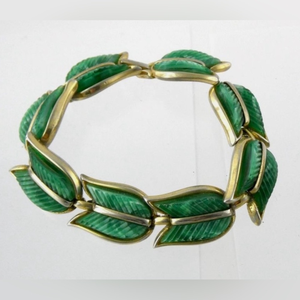Vintage Crown Trifari MCM Thermoset Green Tulip Design Link Bracelet Gold RARE